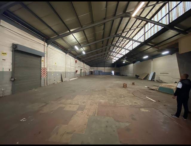 5,500M² WAREHOUSE TO LET IN MAITLAND